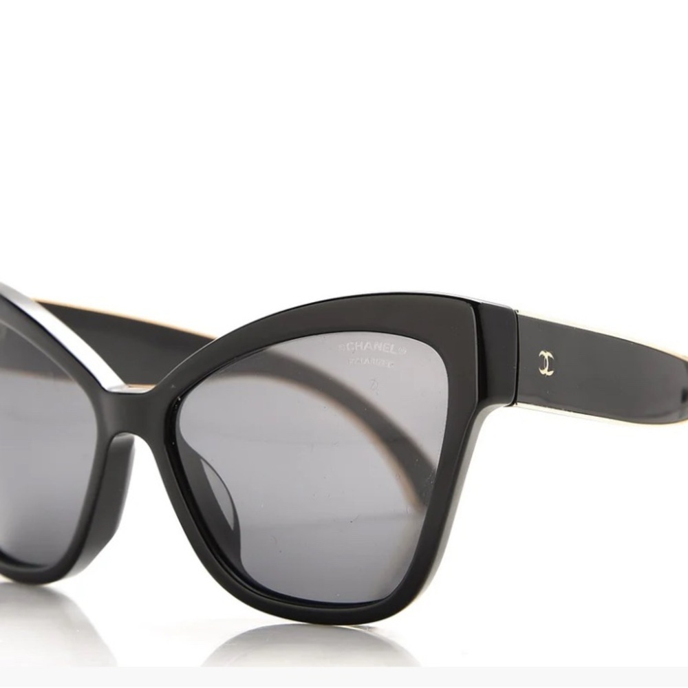 CHANEL Elegant Black and gold trim Sunglasses with accessories FLAWLESS - Picture 7 of 16